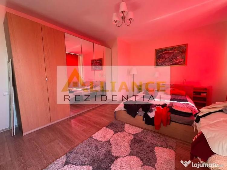 Casă cu 7 camere cu Teren 400 Mp în Central