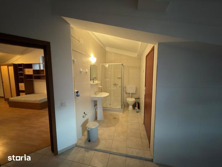 Casă cu 5 camere cu Teren 280 Mp în 1 Mai