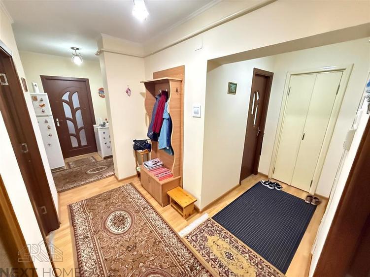 Apartament cu 3 camere decomandat, mobilat în Central