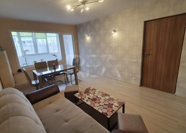 Apartament cu 3 camere decomandat, mobilat în Drumul Taberei
