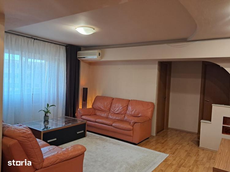 Apartament cu 4 camere în Republicii