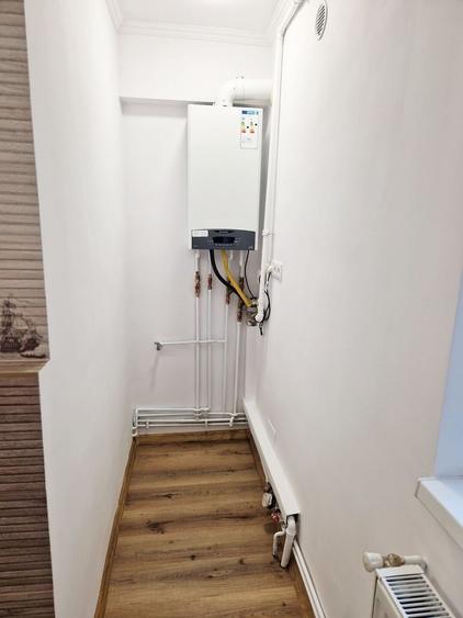 Apartament cu 3 camere semidecomandat în Central