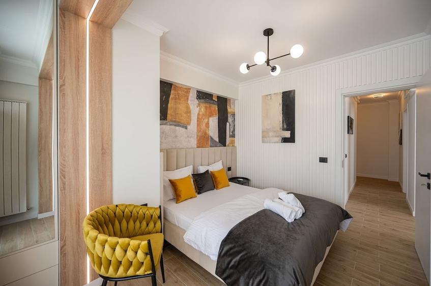 Apartament cu 3 camere decomandat în Mamaia-Sat