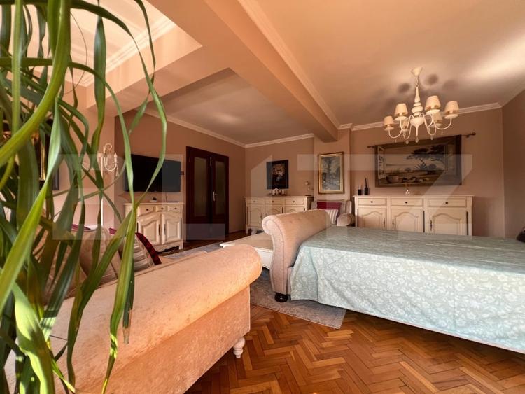 Apartament cu 4 camere decomandat, mobilat în Rogerius