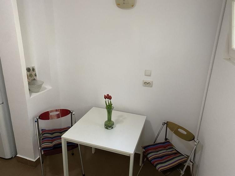 Apartament cu 2 camere semidecomandat în P-ța Unirii
