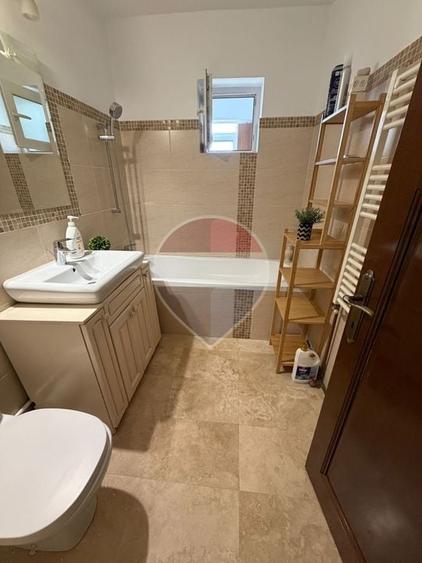 Apartament cu 3 camere decomandat în Brazda lui Novac