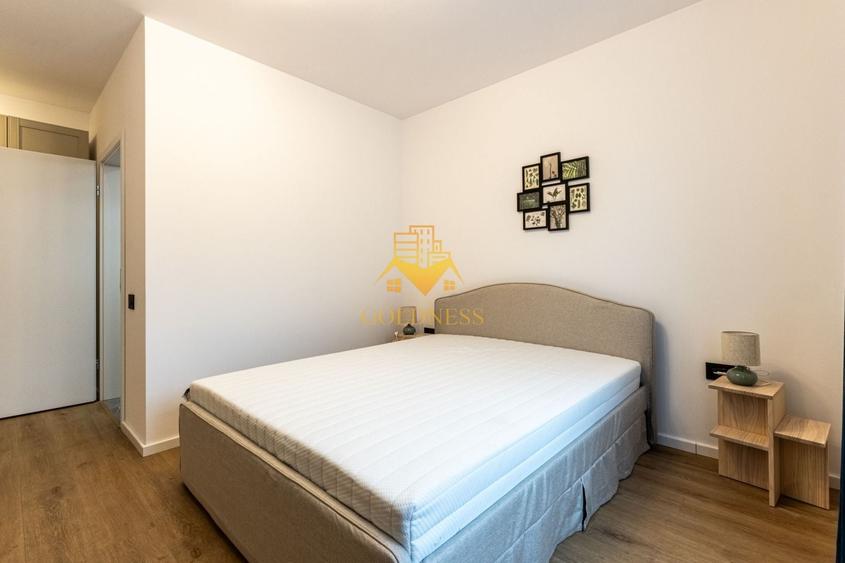 Apartament cu 3 camere semidecomandat, mobilat în Iris