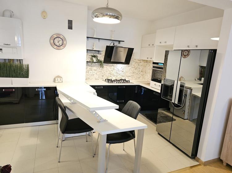 Apartament cu 2 camere decomandat, mobilat în Titan
