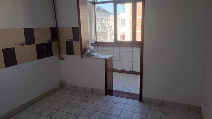 Apartament cu 3 camere decomandat în Gării