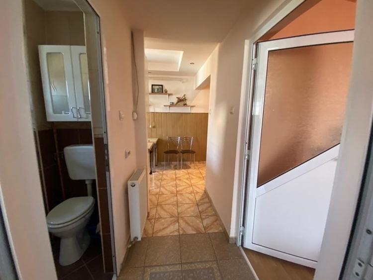 Apartament cu 2 camere decomandat, mobilat în Cetate — fotografia 3