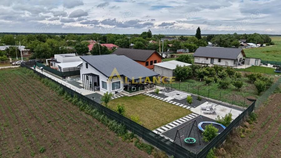 Casă cu 4 camere cu Teren 755 Mp în Frumușani