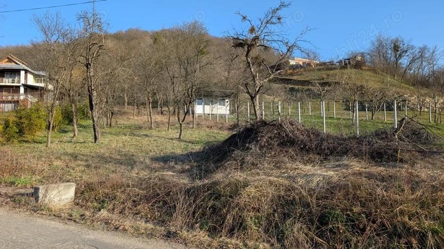 Teren de 2117 mp, în Central
