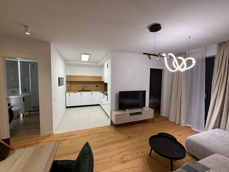 Apartament cu 2 camere semidecomandat în Aviației