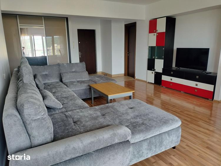 Apartament cu 3 camere în Plopilor
