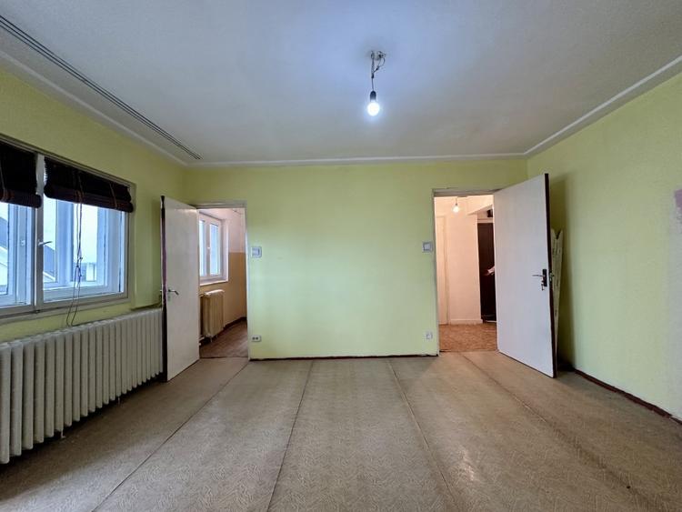 Garsonieră decomandată în Gorjului