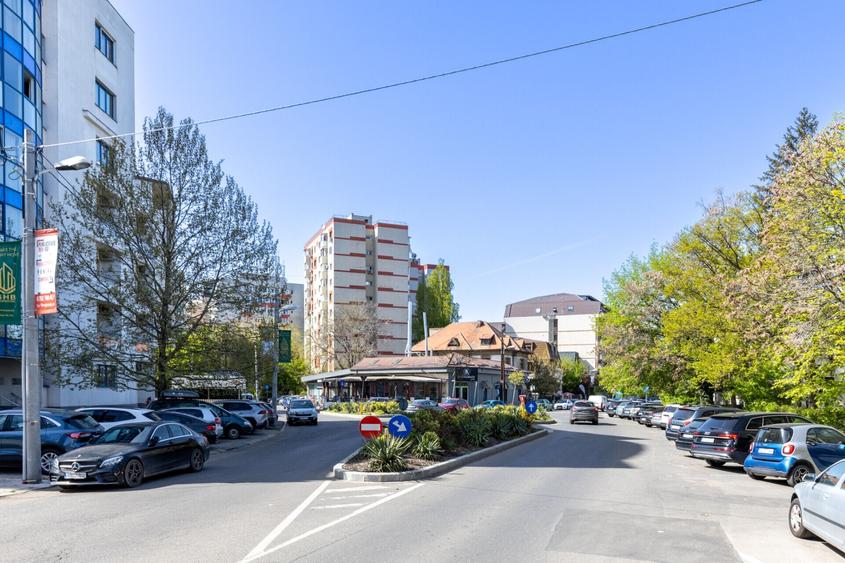 Apartament cu 2 camere semidecomandat, mobilat în Clucerului