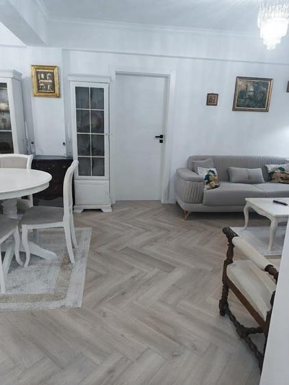 Apartament cu 3 camere, mobilat în Bucureștii Noi