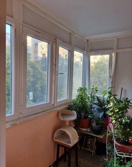 Apartament cu 3 camere, mobilat în Rahova