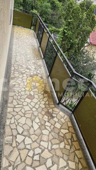 Apartament de închiriat | 4 camere, 2 băi | Central, zona UMF - 16