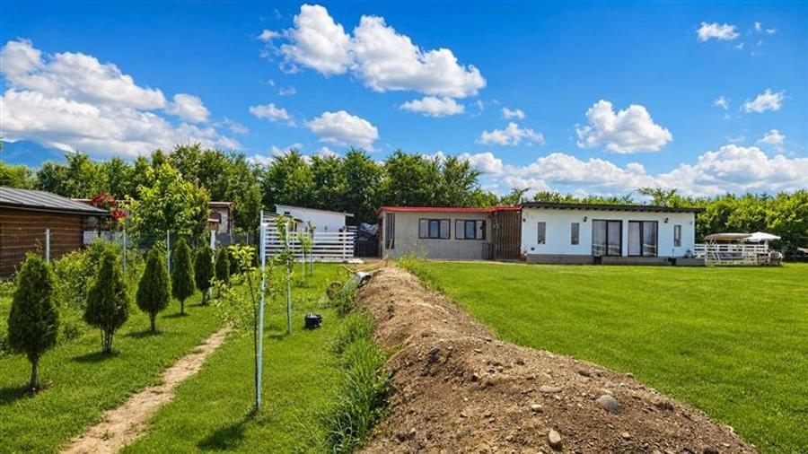 Teren extravilan de 1640 mp, în Exterior Est