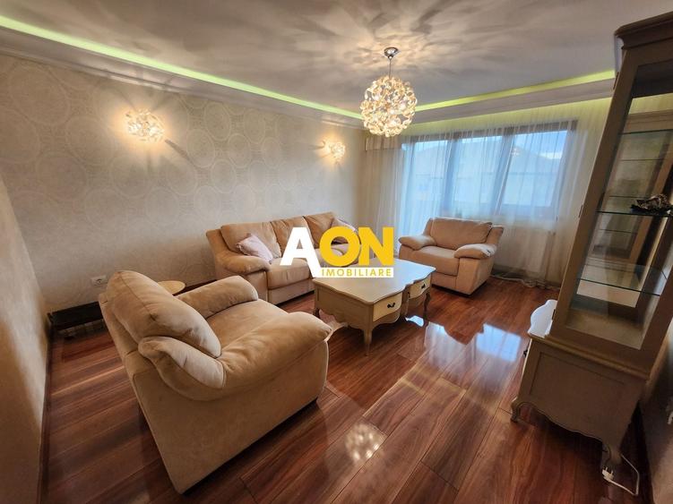 Apartament cu 3 camere decomandat, mobilat în Cetate