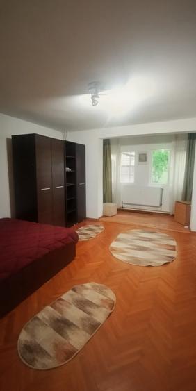 Garsonieră decomandată în Brâncoveanu