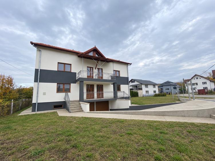 Duplex cu 5 camere cu Canalizare în Copăceni