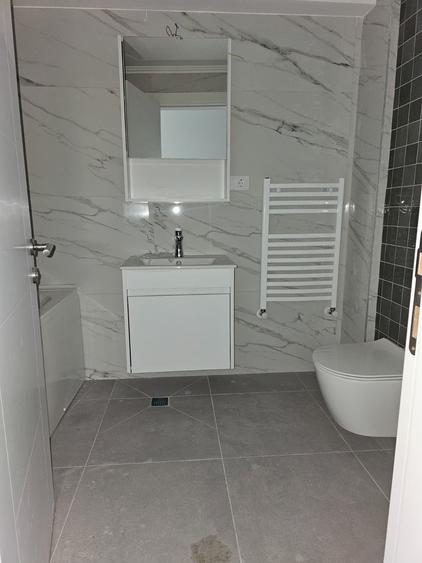 Apartament cu 3 camere decomandat în Energia