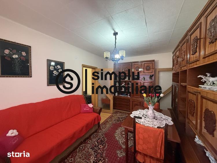 Apartament cu 3 camere semidecomandat în Calea București