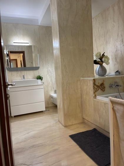 Apartament cu 3 camere decomandat, mobilat în Barbu Văcărescu