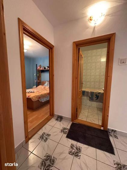 De vanzare apartament 3 camere ?i balcon,70mp, etaj 2, Bd Roman Musat - 7