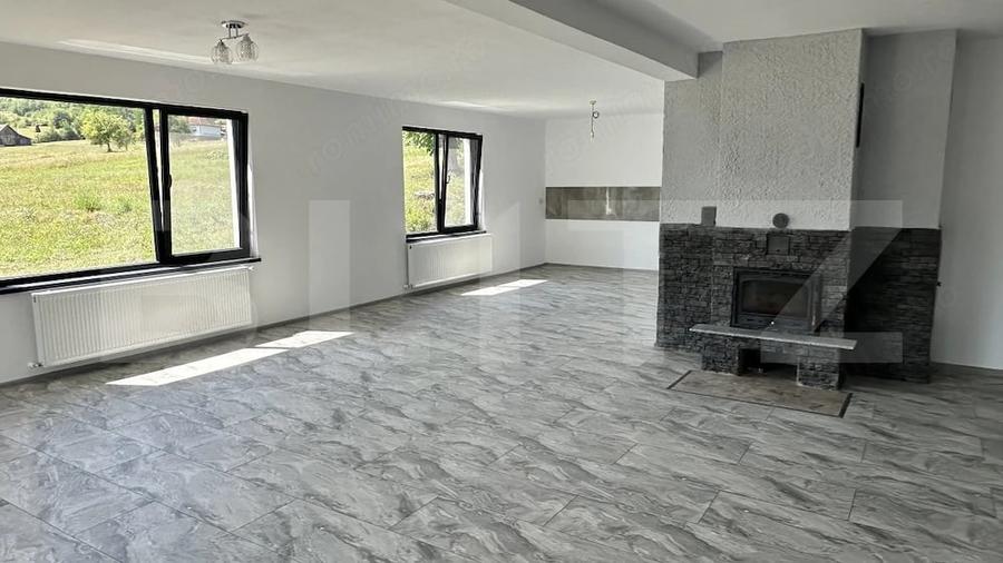 Casă cu Teren 3200 Mp în Luncoiu de Sus