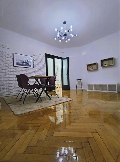 Apartament cu 4 camere în Universitate