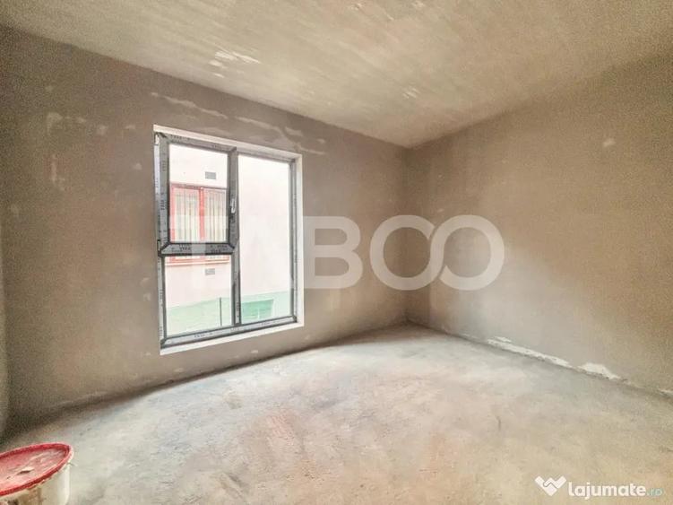 Apartament cu 4 camere semidecomandat în Mărăști