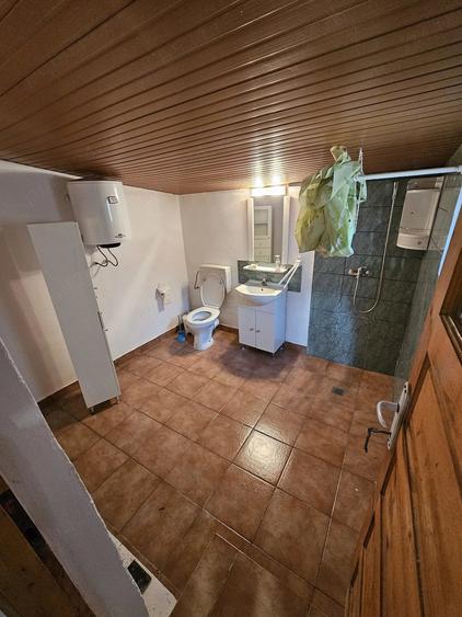Casă cu 3 camere cu Teren 1160 Mp în Axintele