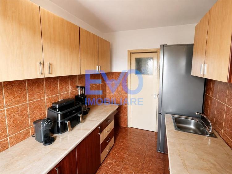 APARTAMENT DE VANZARE CU 3 CAMERE, PODU ROS - 1