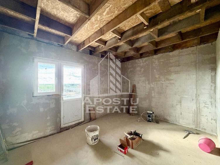 Casă individuală cu 6 camere cu Canalizare în Sânandrei