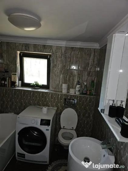 Casă cu 4 camere cu Teren 2000 Mp în Central