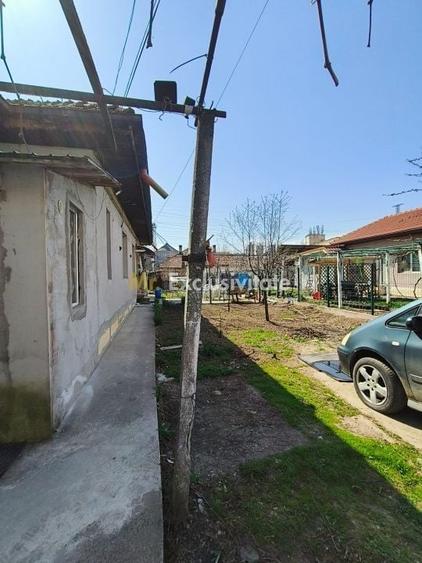 Duplex cu 3 camere cu Canalizare în 1 Mai