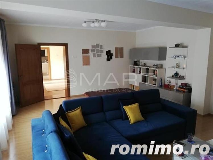 Casă cu 9 camere cu Teren 1545 Mp în Cristian