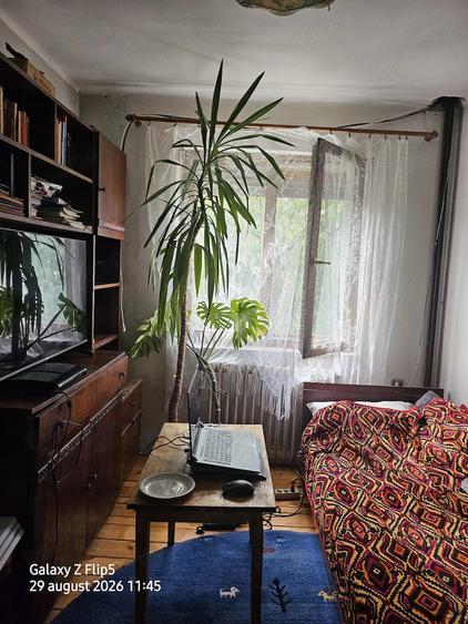 Casă cu 6 camere cu Teren 400 Mp în Central