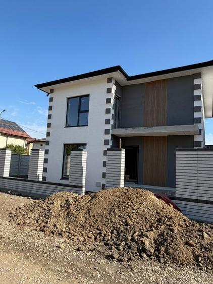 Casă individuală cu 4 camere cu Teren 250 Mp în Bragadiru