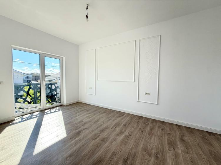 Duplex cu 5 camere cu Canalizare în Ghiroda