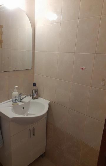 Apartament cu 4 camere decomandat în Trivale