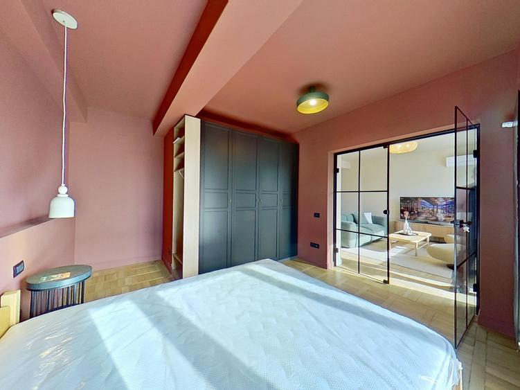 Apartament cu 3 camere semidecomandat în Calea Victoriei