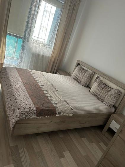 Apartament cu 3 camere decomandat, mobilat în Parcul Carol