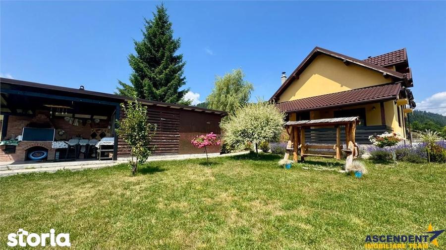 Casă cu 5 camere cu Teren 2032 Mp în Lunca