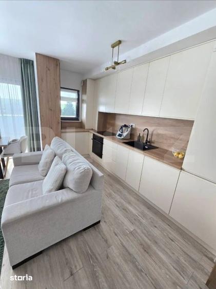 Apartament cu 3 camere, mobilat în Universității