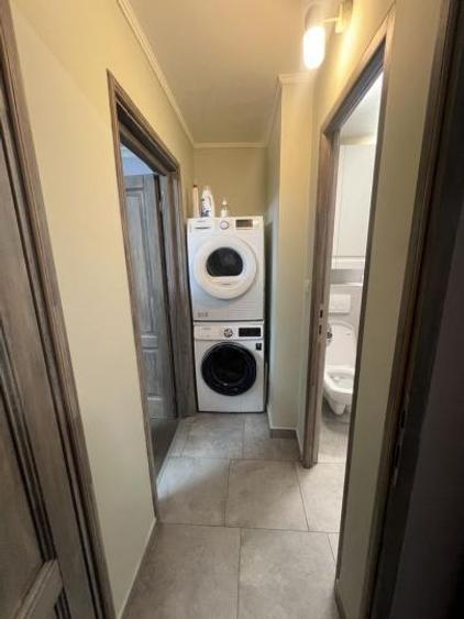 Apartament cu 2 camere semidecomandat, mobilat în Tei