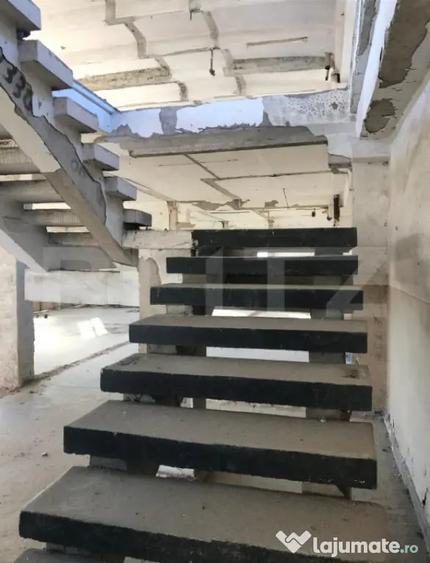 Cladire Spatiu Comercial 780 mp pe DN Targovi?teGae? - 6